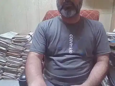 Snapshot of hairymaster95 chatting on October 26, 7:10 am hairymaster95 online show from October 26, 7:10 am