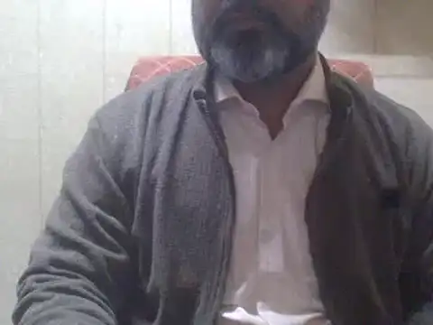 Snapshot of hairymaster95 chatting on December 16, 4:34 am hairymaster95 online show from December 16, 4:34 am