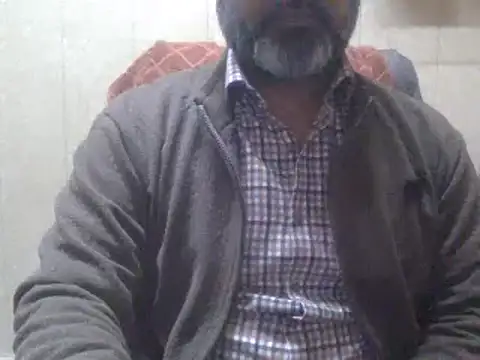 Snapshot of hairymaster95 chatting on December 24, 4:11 am hairymaster95 online show from December 24, 4:11 am