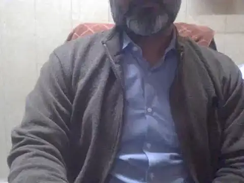 Snapshot of hairymaster95 chatting on January 1, 6:15 am hairymaster95 online show from January 1, 6:15 am