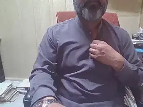 Snapshot of hairymaster95 chatting on September 15, 8:26 am hairymaster95 online show from September 15, 8:26 am