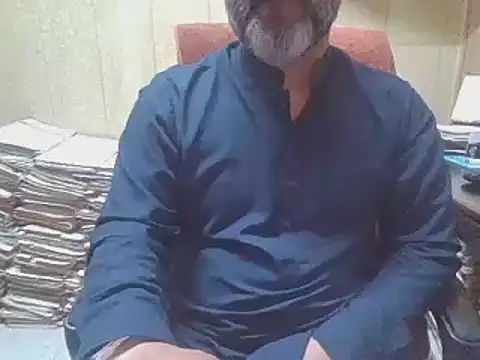 Snapshot of hairymaster95 chatting on October 15, 3:58 am hairymaster95 online show from October 15, 3:58 am