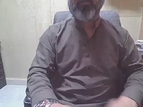 hairymaster95 online show from December 2, 11:57 am