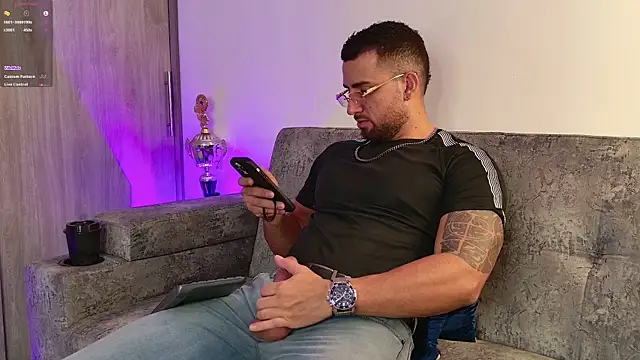 Snapshot of mr_david_cox chatting on February 27, 12:13 pm mr david cox online show from February 27, 12:13 pm