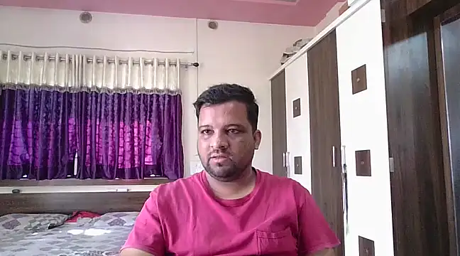 Snapshot of dhruv_love chatting on February 20, 4:07 am dhruv love online show from February 20, 4:07 am