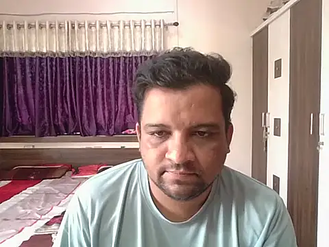 Snapshot of dhruv_love chatting on October 10, 5:01 am dhruv love online show from October 10, 5:01 am