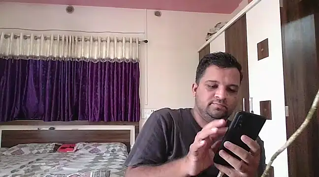 Snapshot of dhruv_love chatting on February 17, 8:41 am dhruv love online show from February 17, 8:41 am