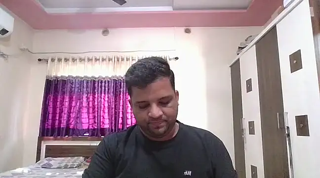 Snapshot of dhruv_love chatting on February 14, 3:54 am dhruv love online show from February 14, 3:54 am