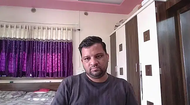 Snapshot of dhruv_love chatting on February 21, 4:07 am dhruv love online show from February 21, 4:07 am