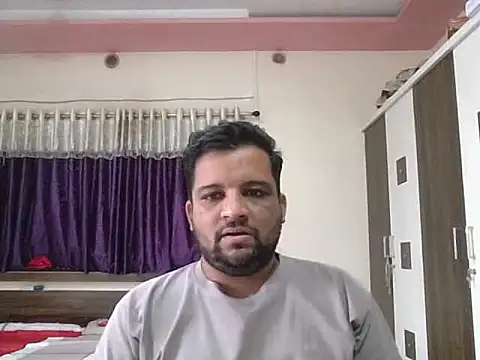 Snapshot of dhruv_love chatting on September 15, 9:32 am dhruv love online show from September 15, 9:32 am