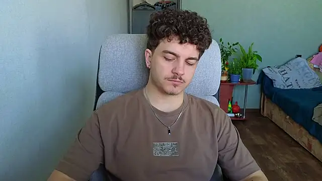 Remy Miles online show from April 27, 6:32 am