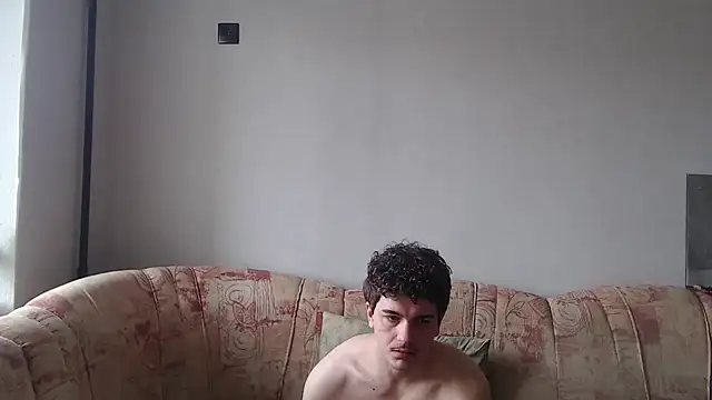 Snapshot of Remy_Miles chatting on February 9, 8:22 am Remy Miles online show from February 9, 8:22 am