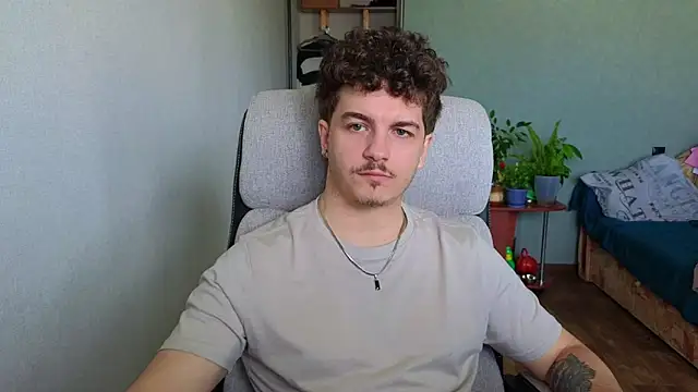 Remy Miles online show from April 29, 7:13 am