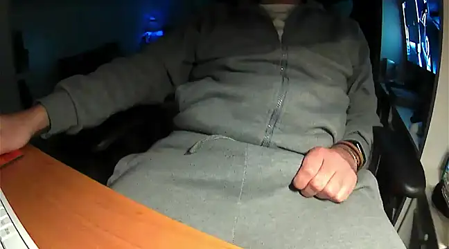 Snapshot of DoubleMassiveT chatting on February 20, 12:30 am DoubleMassiveT online show from February 20, 12:30 am