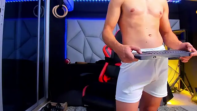 Aydenmiller96 online show from April 24, 3:20 am