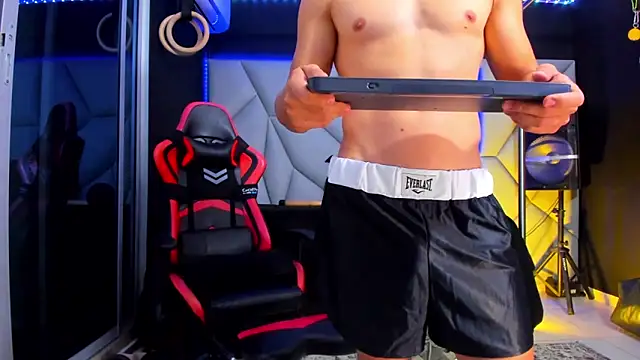 Aydenmiller96 online show from April 29, 5:56 am