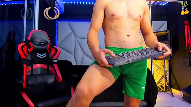 Aydenmiller96 online show from May 2, 7:11 am