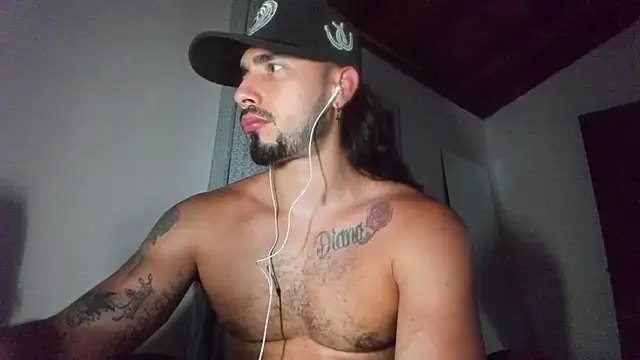 Snapshot of Baky_sexy chatting on October 5, 11:20 pm Baky sexy online show from October 5, 11:20 pm