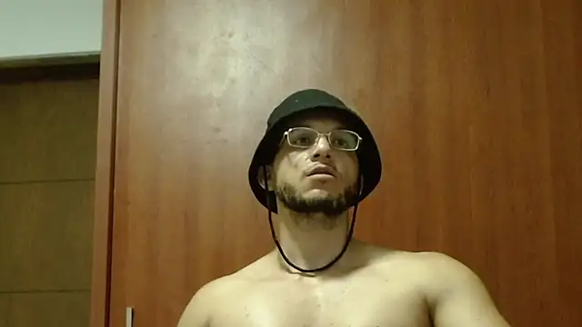 Snapshot of MarcusMilarc chatting on October 25, 1:29 am MarcusMilarc online show from October 25, 1:29 am