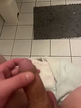 youngcock1984 online show from October 31, 3:19 am