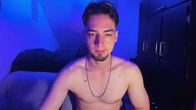 Alex smith00 online show from February 17, 3:11 pm