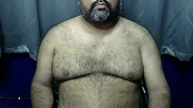 Snapshot of hairysubcub_70 chatting on December 28, 5:23 am hairysubcub 70 online show from December 28, 5:23 am