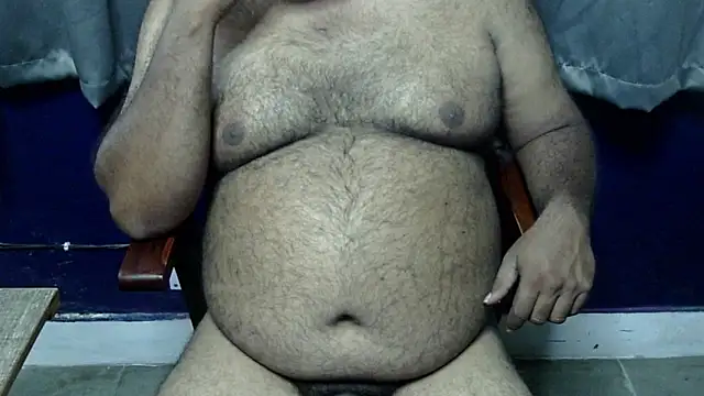 Snapshot of hairysubcub_70 chatting on October 24, 8:38 am hairysubcub 70 online show from October 24, 8:38 am