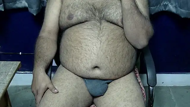 Snapshot of hairysubcub_70 chatting on December 20, 1:54 pm hairysubcub 70 online show from December 20, 1:54 pm