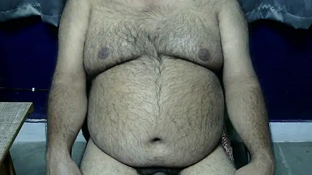 Snapshot of hairysubcub_70 chatting on December 12, 2:00 pm hairysubcub 70 online show from December 12, 2:00 pm
