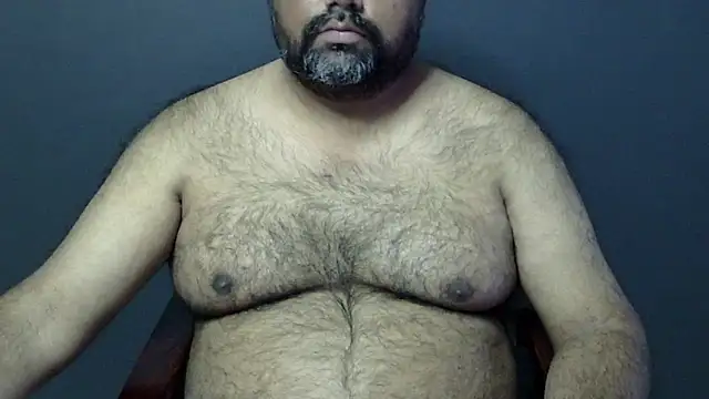 Snapshot of hairysubcub_70 chatting on February 3, 6:56 am hairysubcub 70 online show from February 3, 6:56 am