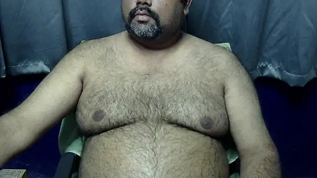 Snapshot of hairysubcub_70 chatting on December 8, 3:02 pm hairysubcub 70 online show from December 8, 3:02 pm