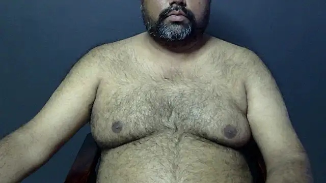 Snapshot of hairysubcub_70 chatting on March 19, 6:35 am hairysubcub 70 online show from March 19, 6:35 am
