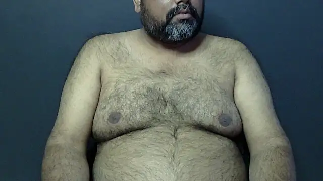 Snapshot of hairysubcub_70 chatting on February 12, 7:02 am hairysubcub 70 online show from February 12, 7:02 am