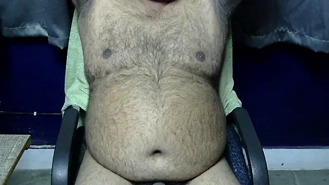 Snapshot of hairysubcub_70 chatting on January 17, 5:42 am hairysubcub 70 online show from January 17, 5:42 am