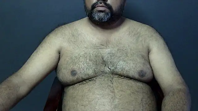 Snapshot of hairysubcub_70 chatting on March 18, 7:23 am hairysubcub 70 online show from March 18, 7:23 am
