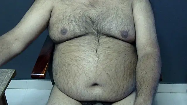 Snapshot of hairysubcub_70 chatting on February 7, 7:18 am hairysubcub 70 online show from February 7, 7:18 am