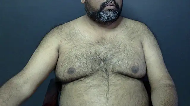 Snapshot of hairysubcub_70 chatting on February 15, 6:55 am hairysubcub 70 online show from February 15, 6:55 am