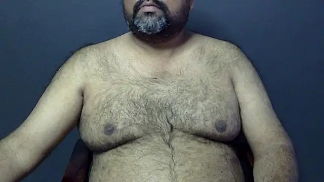 Snapshot of hairysubcub_70 chatting on February 1, 7:15 am hairysubcub 70 online show from February 1, 7:15 am