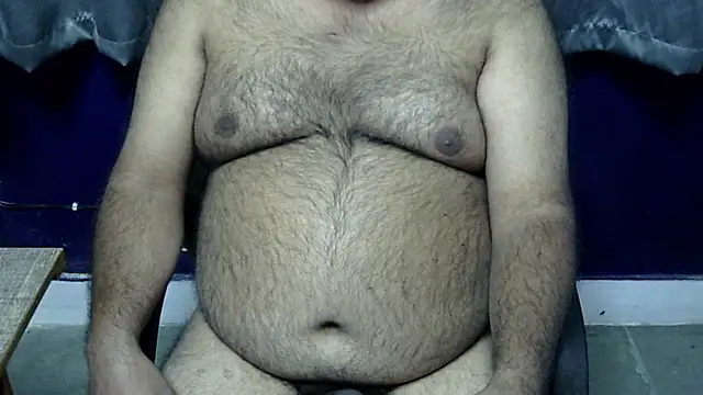 Snapshot of hairysubcub_70 chatting on December 10, 2:06 pm hairysubcub 70 online show from December 10, 2:06 pm