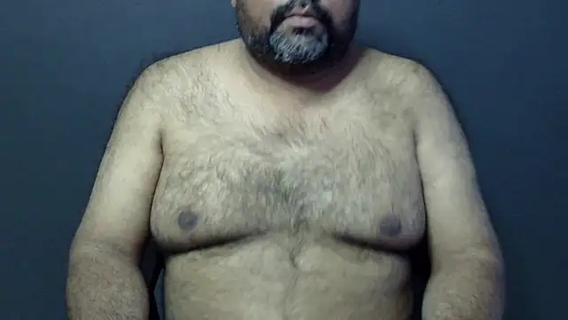 Snapshot of hairysubcub_70 chatting on February 2, 6:37 am hairysubcub 70 online show from February 2, 6:37 am