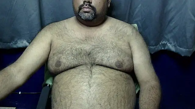 Snapshot of hairysubcub_70 chatting on January 15, 7:12 pm hairysubcub 70 online show from January 15, 7:12 pm
