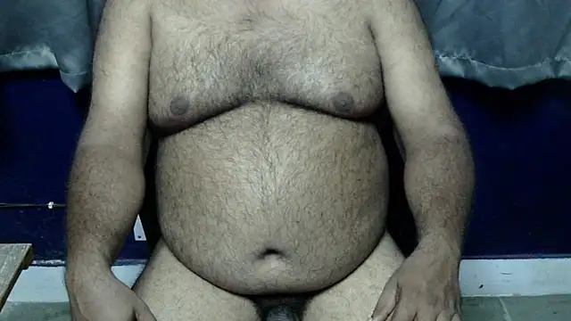 Snapshot of hairysubcub_70 chatting on October 30, 11:00 am hairysubcub 70 online show from October 30, 11:00 am