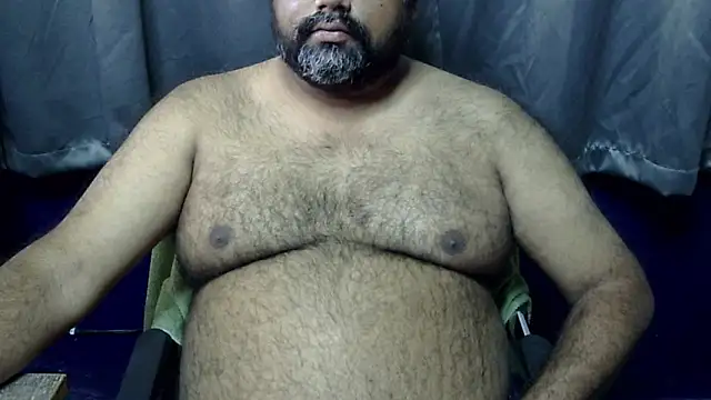 Snapshot of hairysubcub_70 chatting on January 4, 5:37 am hairysubcub 70 online show from January 4, 5:37 am