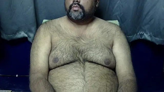 Snapshot of hairysubcub_70 chatting on December 17, 4:00 pm hairysubcub 70 online show from December 17, 4:00 pm