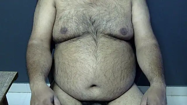 Snapshot of hairysubcub_70 chatting on February 9, 7:16 am hairysubcub 70 online show from February 9, 7:16 am
