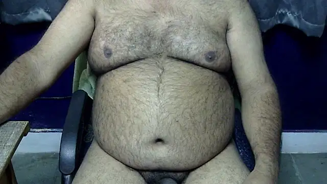 Snapshot of hairysubcub_70 chatting on January 5, 6:02 am hairysubcub 70 online show from January 5, 6:02 am