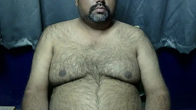 Snapshot of hairysubcub_70 chatting on December 7, 3:52 pm hairysubcub 70 online show from December 7, 3:52 pm