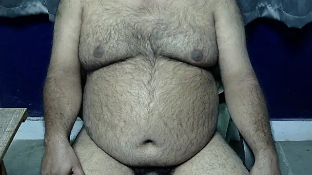 Snapshot of hairysubcub_70 chatting on December 5, 2:00 pm hairysubcub 70 online show from December 5, 2:00 pm