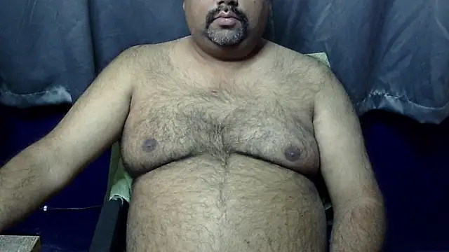 Snapshot of hairysubcub_70 chatting on January 9, 3:58 am hairysubcub 70 online show from January 9, 3:58 am