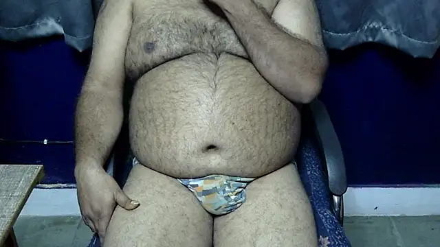 Snapshot of hairysubcub_70 chatting on January 16, 4:39 pm hairysubcub 70 online show from January 16, 4:39 pm